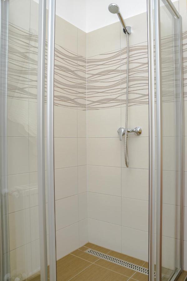 Illes Apartmanok Ii. Hajdúszoboszló Buitenkant foto