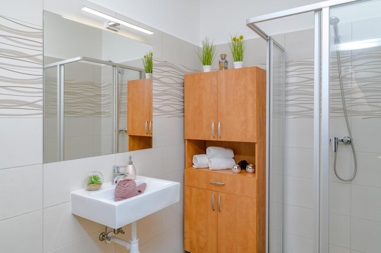 Illes Apartmanok Ii. Hajdúszoboszló Buitenkant foto