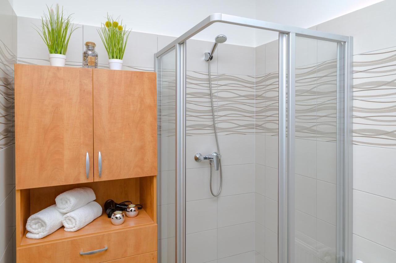 Illes Apartmanok Ii. Hajdúszoboszló Buitenkant foto