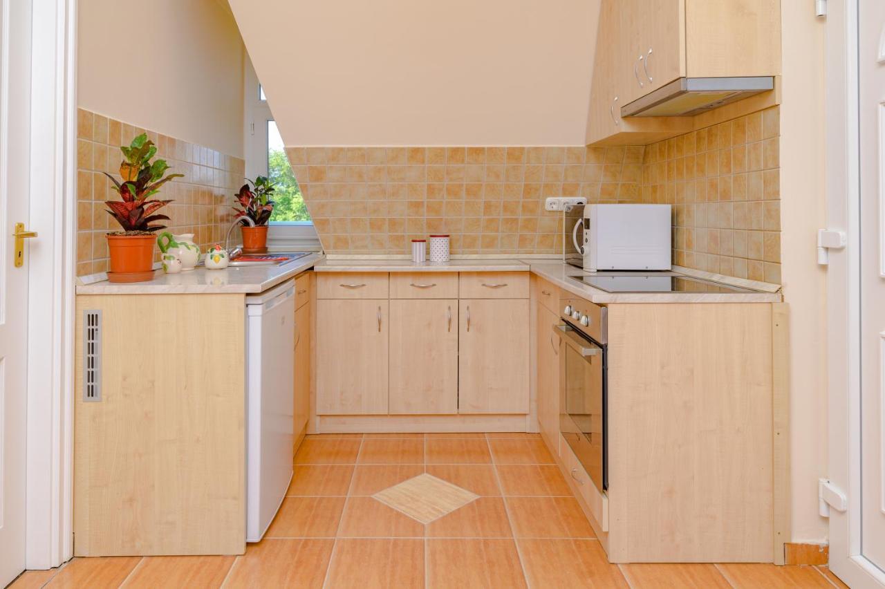 Illes Apartmanok Ii. Hajdúszoboszló Buitenkant foto