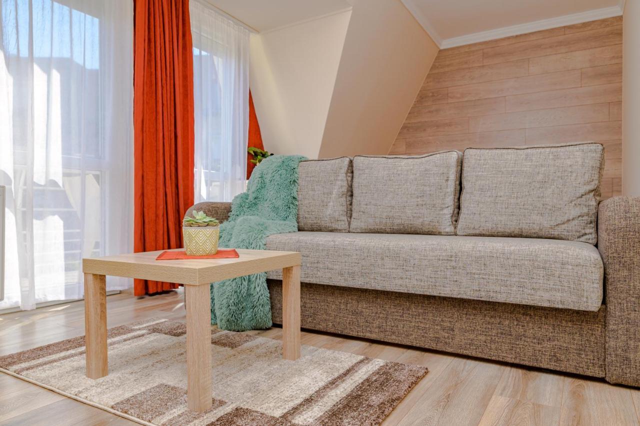 Illes Apartmanok Ii. Hajdúszoboszló Buitenkant foto