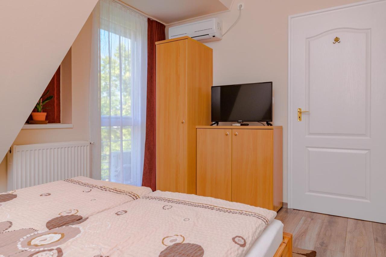 Illes Apartmanok Ii. Hajdúszoboszló Buitenkant foto