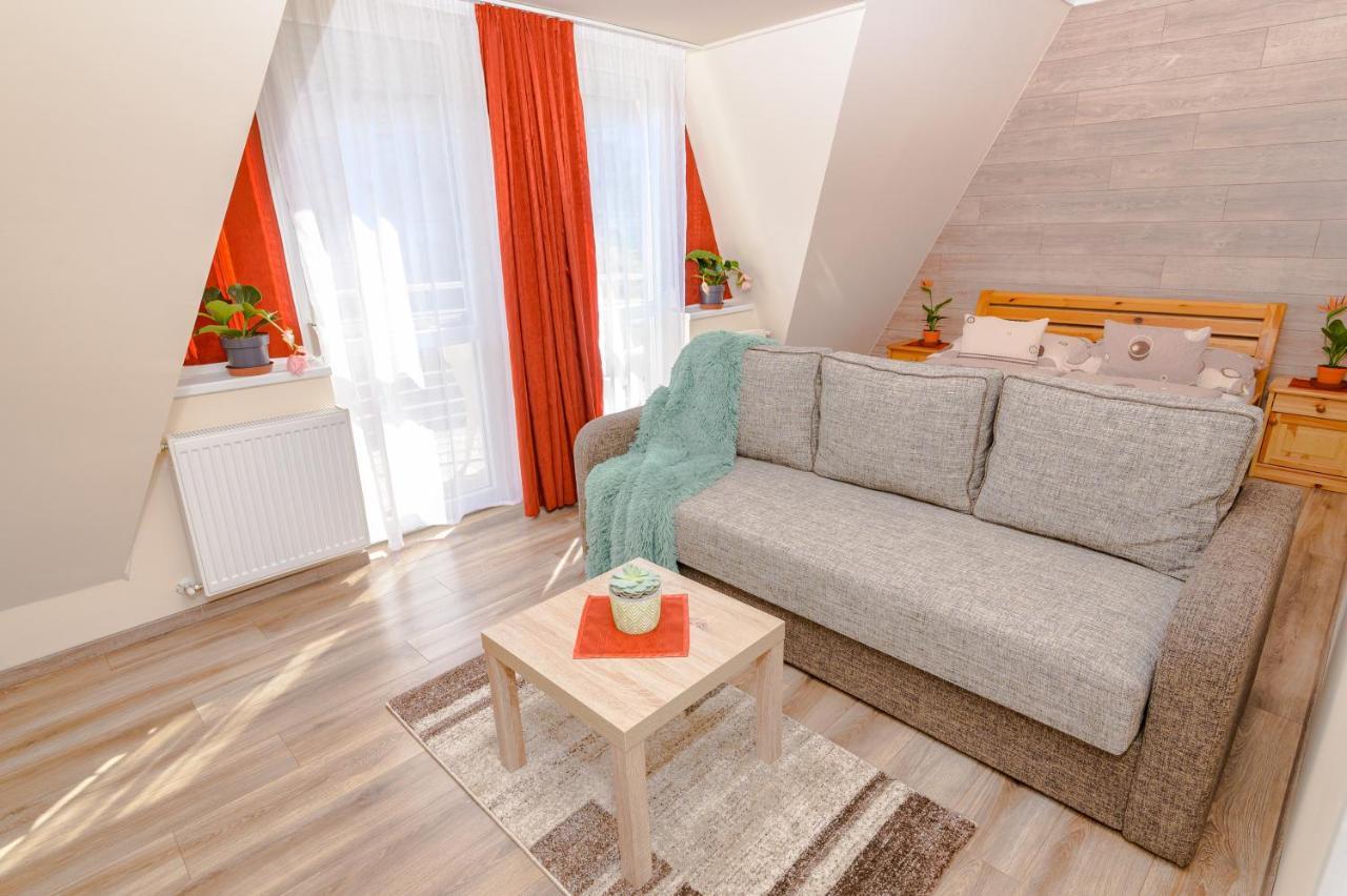 Illes Apartmanok Ii. Hajdúszoboszló Buitenkant foto